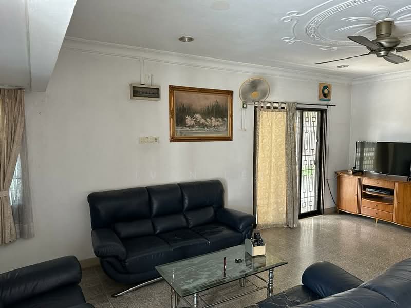 1-storey Terraced House for Sale in Sea Park (Petaling Jaya) - Ivan Lee - Living Room - PropertyGuru.com.my