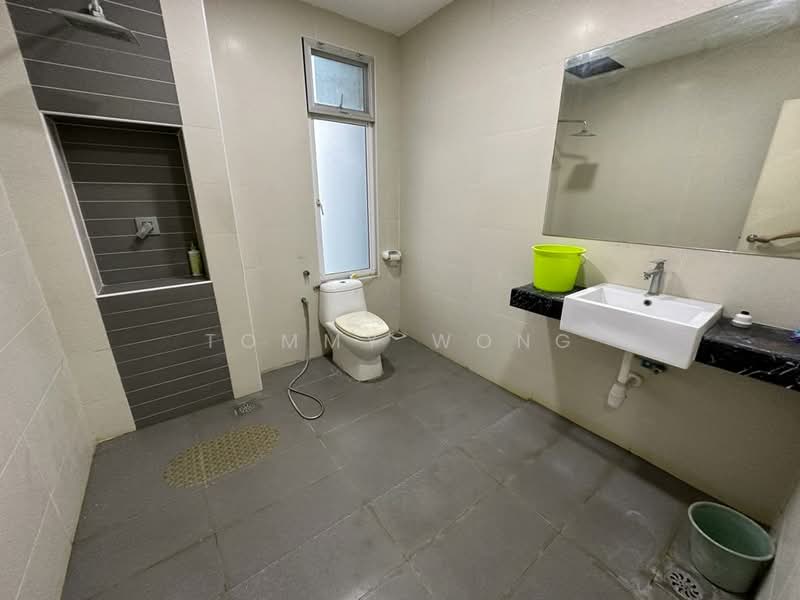 3-storey Terraced House for Sale in Bandar Sungai Long (Selangor) - Tommy Wong - Bathroom - PropertyGuru.com.my