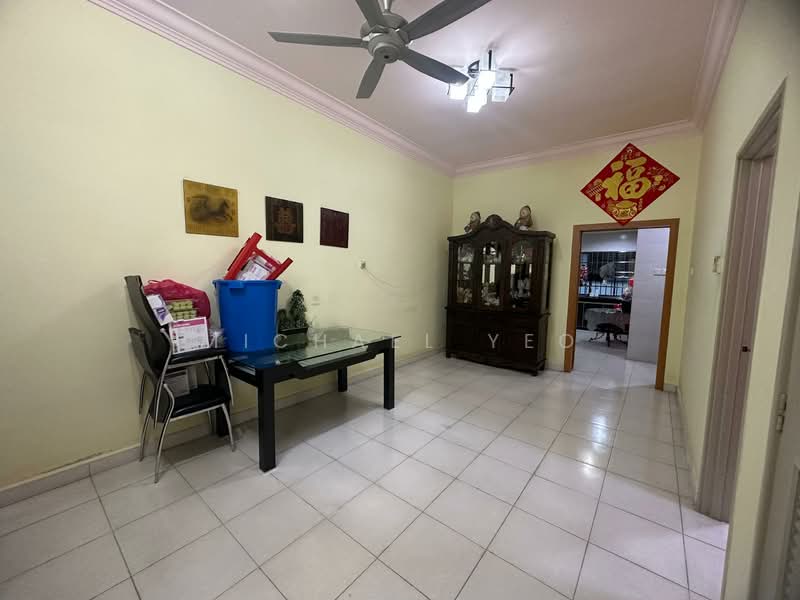 2.5-storey Terraced House for Sale in Taman Sutera Utama (Skudai) - Michael Yeo - Living Room - PropertyGuru.com.my