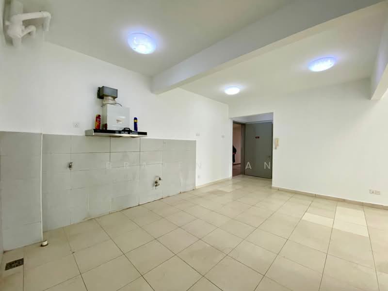 Service Residence for Sale at The Garden Residences - Braden Tan - Kitchen - PropertyGuru.com.my