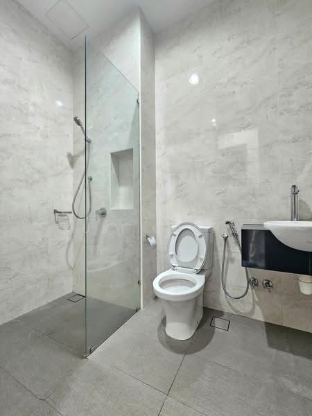 Eco Spring untuk Untuk Disewa - RM 4,500 /bulan, Mac 2026 - Bathroom - PropertyGuru.com.my