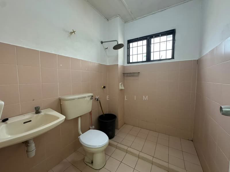 2-storey Terraced House for Sale in Bandar Sungai Long (Selangor) - Jake Lim - Bathroom - PropertyGuru.com.my