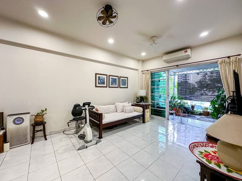 Sterling untuk Untuk Dijual - RM 680,000, Mac 2026 - Living Room - PropertyGuru.com.my