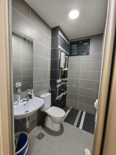 Cluster House for Sale in Taman Desa Tebrau (Tebrau) - Jun Wang - Bathroom - PropertyGuru.com.my