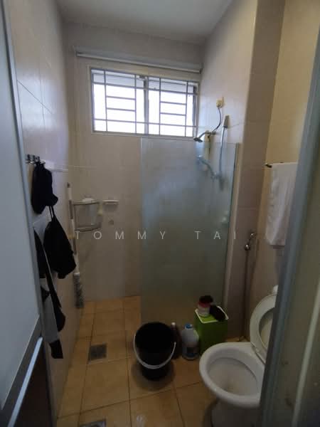 Impian Emas Impians Emass untuk Untuk Disewa - RM 2,800 /bulan, Mac 2026 - Bathroom - PropertyGuru.com.my