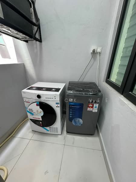 Pangsapuri untuk Disewa di D7 (D'Seven Lagoon Perdana) - Derrick Hee - Balcony - PropertyGuru.com.my