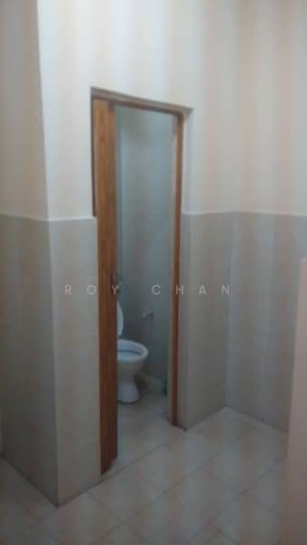 Flat for Sale at Pangsapuri Seri Nilam - Roy Chan - Bathroom - PropertyGuru.com.my