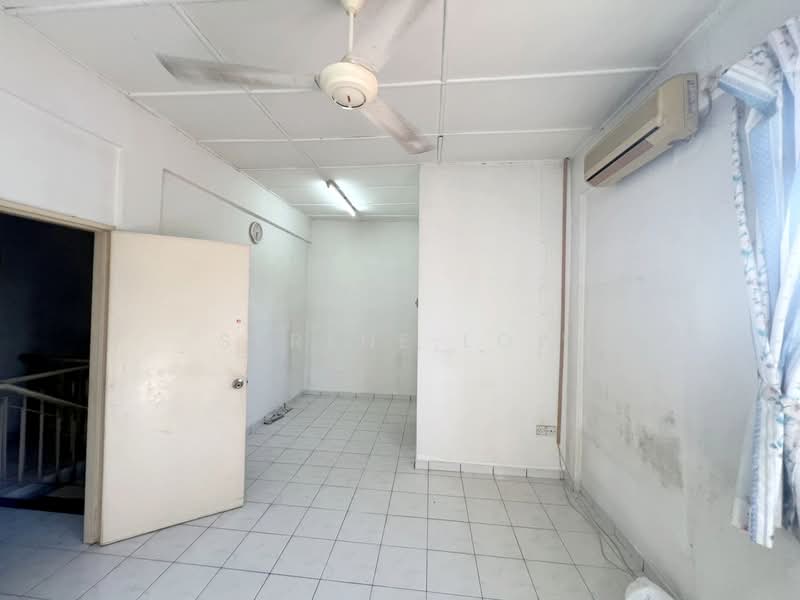 2-storey Terraced House for Sale in Taman Putri Kulai (Kulai) - Serene Low - Interior - PropertyGuru.com.my