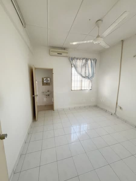 2-storey Terraced House for Sale in Taman Putri Kulai (Kulai) - Serene Low - Interior - PropertyGuru.com.my