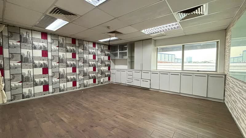 3 STOREY OFFICE / WAREHOUSE @ SEKSYEN 19, PETALING JAYA untuk Untuk Disewa - RM 101,700 /bulan, Mac 2026 - Interior - PropertyGuru.com.my