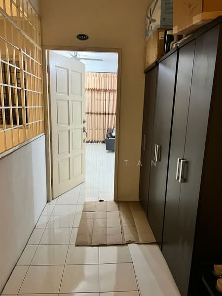 Putra Place Condominium untuk Untuk Disewa - RM 2,000 /bulan, Mac 2026 - Entrance - PropertyGuru.com.my