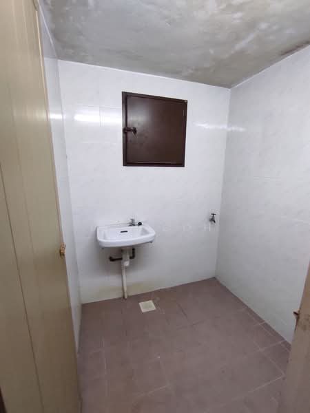 Shop / Office for Rent in Seremban (Negeri Sembilan) - Leo Goh - Bathroom - PropertyGuru.com.my