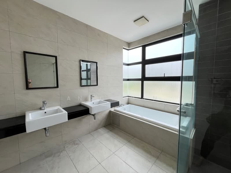 Semi-Detached House for Rent in Bandar Tropicana Aman (Telok Panglima Garang) - Anddy Gan - Bathroom - PropertyGuru.com.my