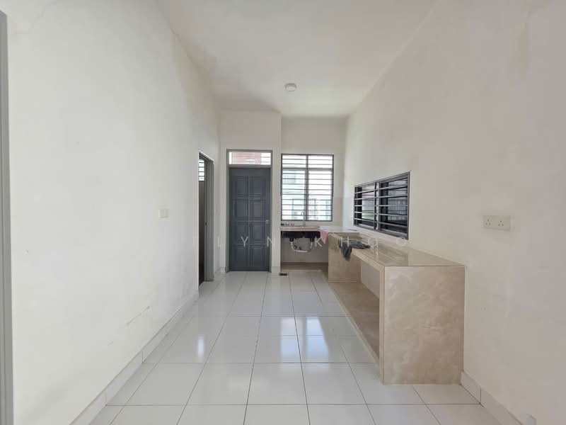 2-storey Terraced House for Rent in Rawang (Selangor) - Evelyn Khoo - Kitchen - PropertyGuru.com.my