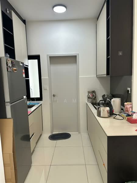 The Amber Residence @ TwentyFive.7 untuk Untuk Disewa - RM 2,500 /bulan, Mac 2026 - Kitchen - PropertyGuru.com.my