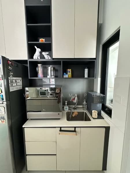 The Amber Residence @ TwentyFive.7 untuk Untuk Disewa - RM 2,500 /bulan, Mac 2026 - Kitchen - PropertyGuru.com.my