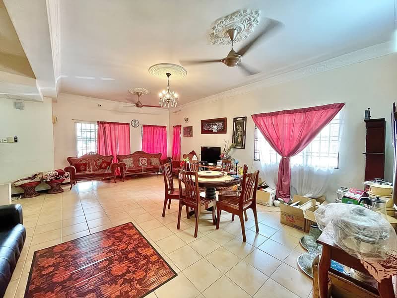 Rumah Teres 2 Tingkat untuk Dijual di Seksyen U9 (Shah Alam) - Hazeman Omar - Living Room - PropertyGuru.com.my