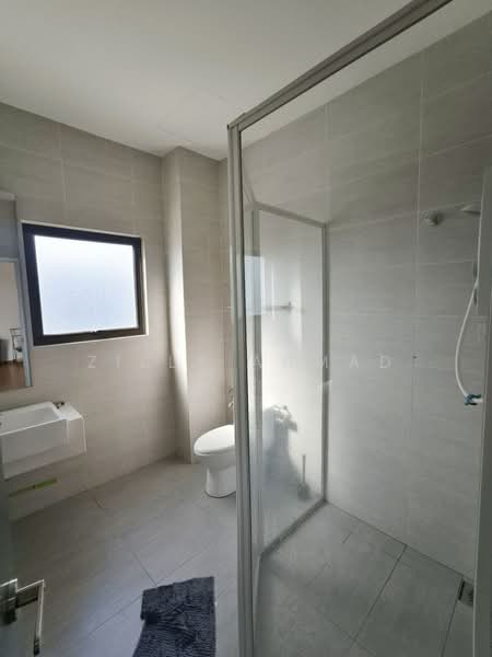 Condominium for Rent at Ayden Townhouse Warisan Puteri - Zilla Ahmad - Bathroom - PropertyGuru.com.my