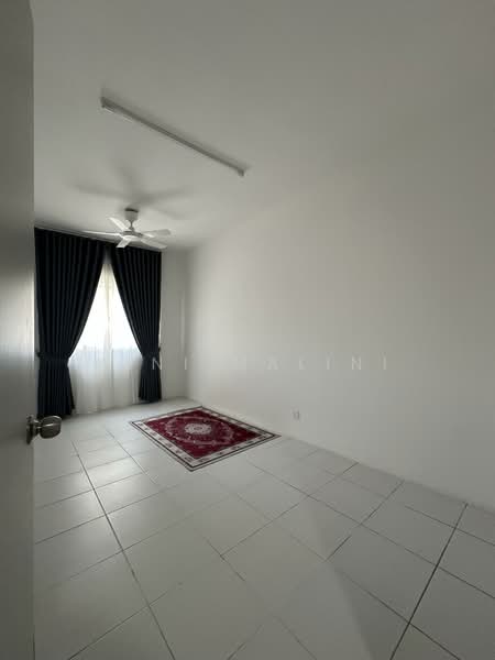 Residensi Sateria untuk Untuk Disewa - RM 1,700 /bulan, Mac 2026 - 2nd Bedroom - PropertyGuru.com.my