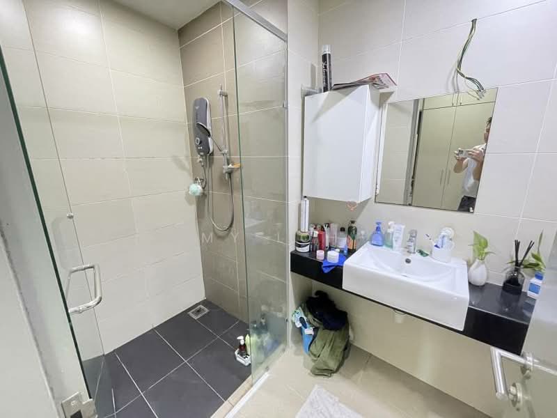 Service Residence for Sale at LakePark Residence @ KL North - MY Loh - Bathroom - PropertyGuru.com.my