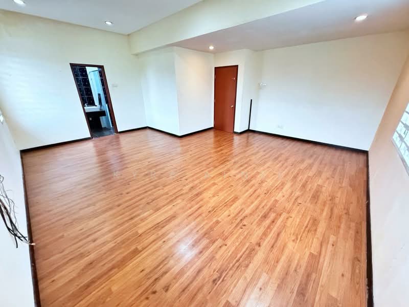 TERMURAH RENO 2 Storey Semi D Anjung Suasana Bandar Seri Putra Bangi untuk Untuk Dijual - RM 850,000, Mac 2026 - Living Room - PropertyGuru.com.my