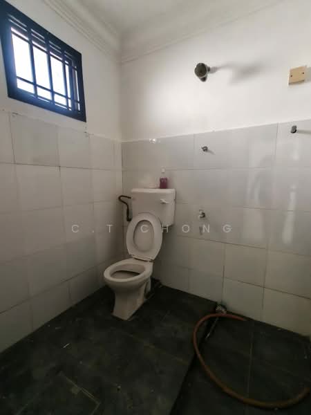 Ulu Tiram untuk Untuk Dijual - RM 400,000, Mac 2026 - Bathroom - PropertyGuru.com.my