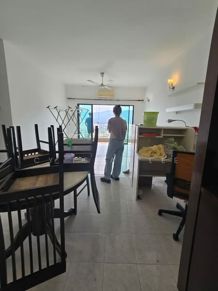 Kondominium untuk Dijual di Alpine Tower - Cy Issac Lee - Living Room - PropertyGuru.com.my