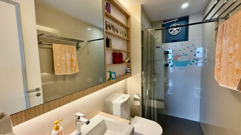 Service Residence for Sale at United Point (Residensi Berpadu) - Ethan Loke - Bathroom - PropertyGuru.com.my