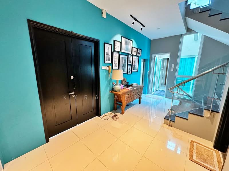 CORNER LOT 3 Storey Bungalow Contours Melawati FULLY FURNISHED untuk Untuk Dijual - RM 3,800,000, Mac 2026 - Entrance - PropertyGuru.com.my