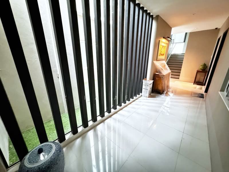 CORNER LOT 3 Storey Bungalow Contours Melawati FULLY FURNISHED untuk Untuk Dijual - RM 3,800,000, Mac 2026 - Entrance - PropertyGuru.com.my