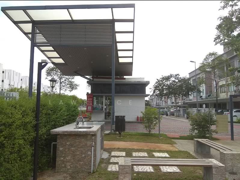 Townhouse for Sale in 16 Sierra (Puchong) - Lawrence Tian - Exterior - PropertyGuru.com.my
