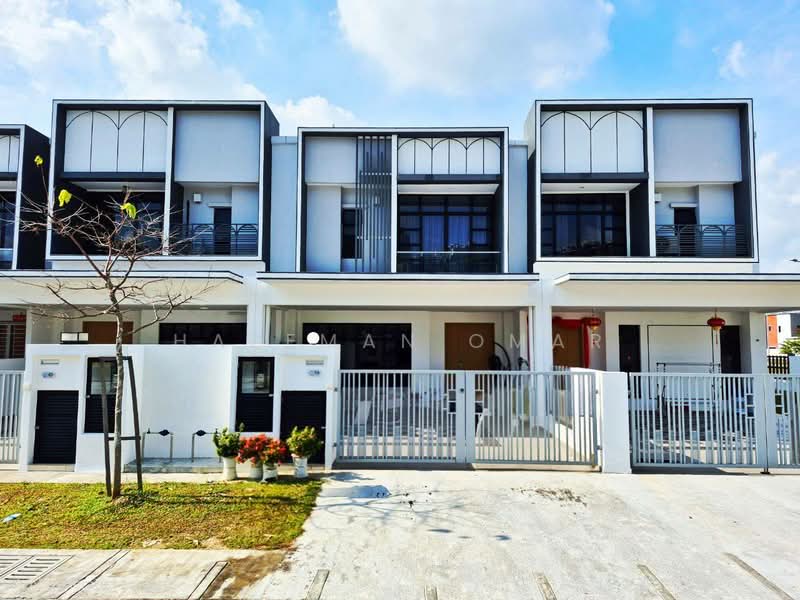 2-storey Terraced House for Sale in Setia Indah 9 (Setia Alam) - Hazeman Omar - Exterior - PropertyGuru.com.my