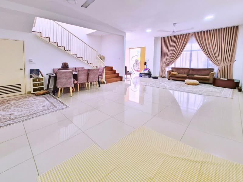 2-storey Terraced House for Sale in Setia Indah 9 (Setia Alam) - Hazeman Omar - Living Room - PropertyGuru.com.my