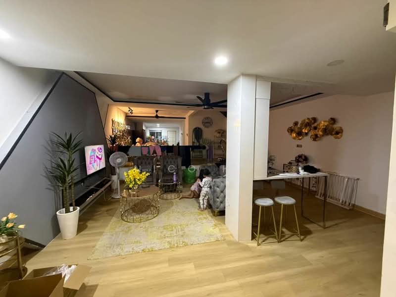 Taman Pelangi untuk Untuk Dijual - RM 1,100,000, Mac 2026 - Living Room - PropertyGuru.com.my