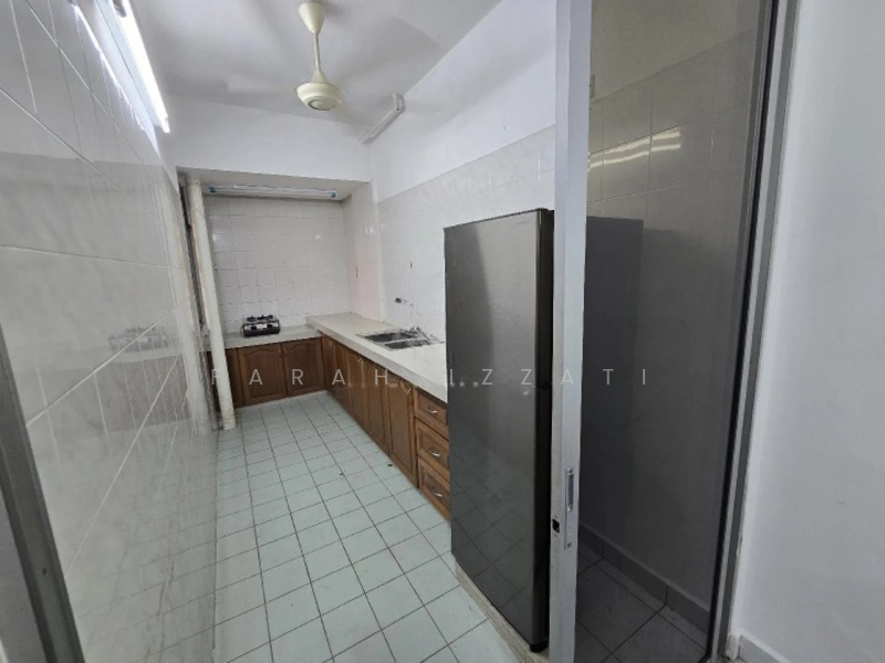 Kemuning Idaman untuk Untuk Disewa - RM 1,350 /bulan, Mac 2026 - Kitchen - PropertyGuru.com.my