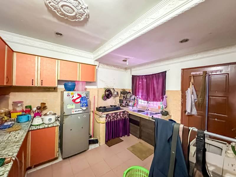2-storey Terraced House for Sale in Taman Selayang Jaya (Selayang) - Ahmad Ikhwan Arif - Kitchen - PropertyGuru.com.my