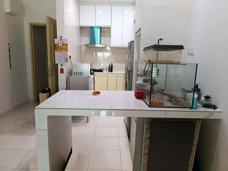 Service Residence for Sale at E-Tiara - Lawrence Lim - Kitchen - PropertyGuru.com.my