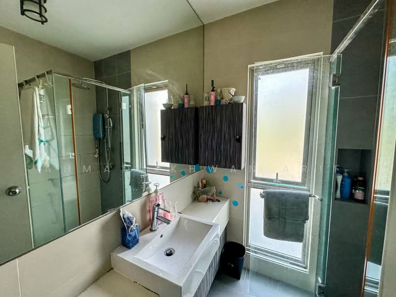 Cluster House for Sale in Sunway Alam Suria (Shah Alam) - Ahmad Ikhwan Arif - Bathroom - PropertyGuru.com.my