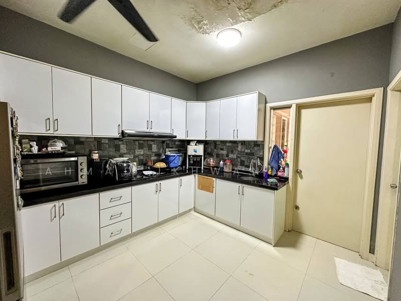 Cluster House for Sale in Sunway Alam Suria (Shah Alam) - Ahmad Ikhwan Arif - Kitchen - PropertyGuru.com.my