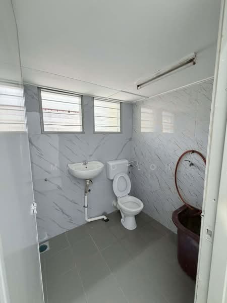 Flat for Rent at Pangsapuri Lili - Mango Loh - Bathroom - PropertyGuru.com.my