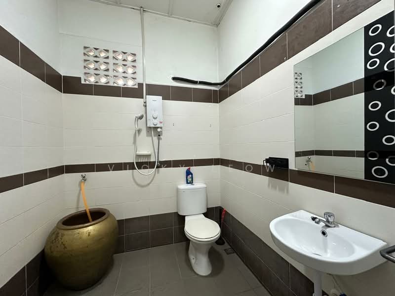 Taman Pekaka 2 Double Storey Terrace Fully Furnish Gelugor untuk Untuk Disewa - RM 2,800 /bulan, Mac 2026 - Bathroom - PropertyGuru.com.my