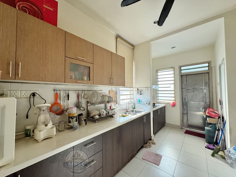 Taman Saujana Permai untuk Untuk Dijual - RM 850,000, Mac 2026 - Kitchen - PropertyGuru.com.my