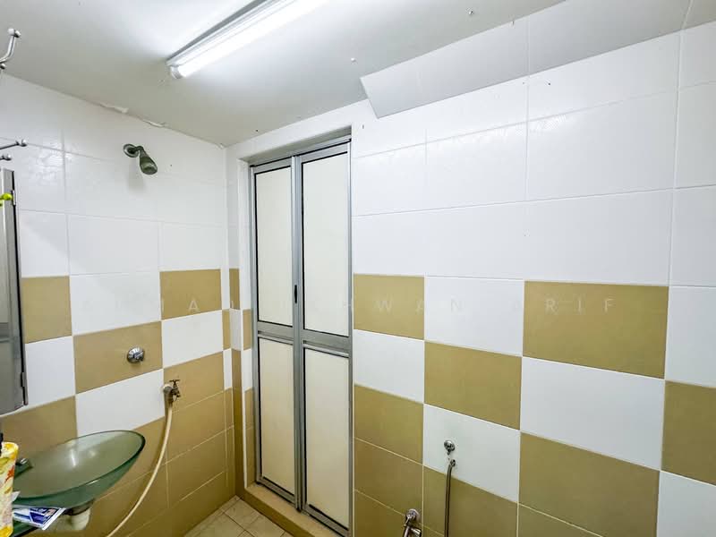 Bungalow for Sale in Taman Desa Impian (Kajang) - Ahmad Ikhwan Arif - Bathroom - PropertyGuru.com.my