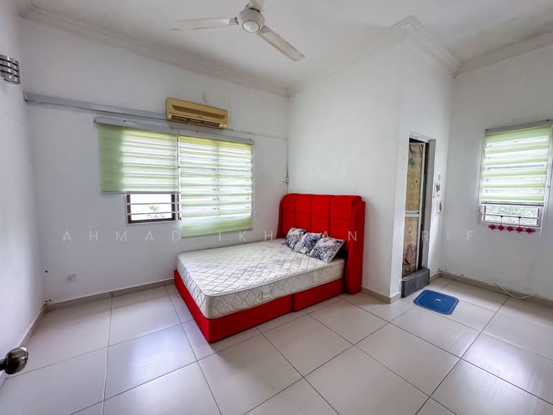 Bungalow for Sale in Taman Desa Impian (Kajang) - Ahmad Ikhwan Arif - Bedroom - PropertyGuru.com.my