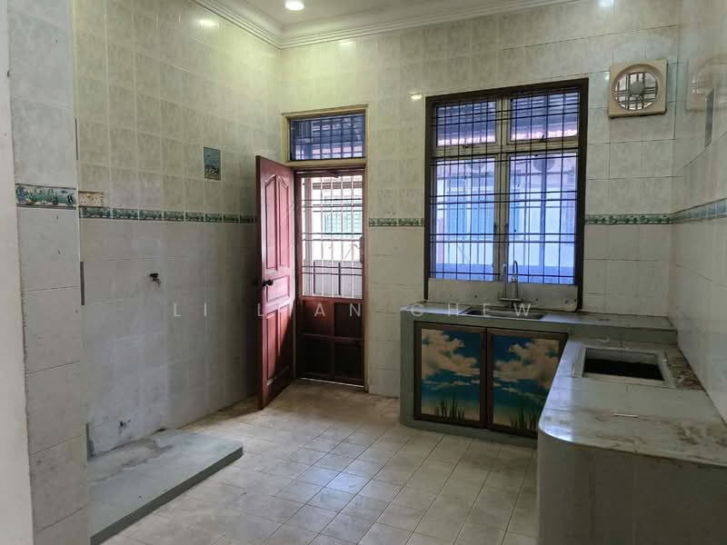 Taman Nusa Bestari 2 untuk Untuk Dijual - RM 595,000, Mac 2026 - Kitchen - PropertyGuru.com.my