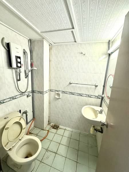 Townhouse for Sale in Taman Lagenda Mas (Cheras) - Dennix Chin - Bathroom - PropertyGuru.com.my