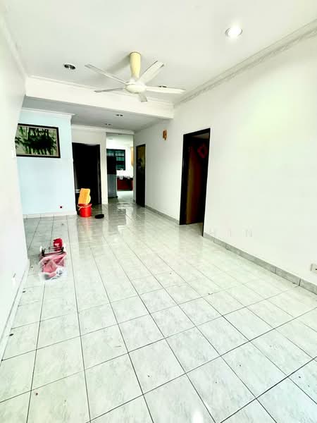 Townhouse for Sale in Taman Lagenda Mas (Cheras) - Dennix Chin - Living Room - PropertyGuru.com.my