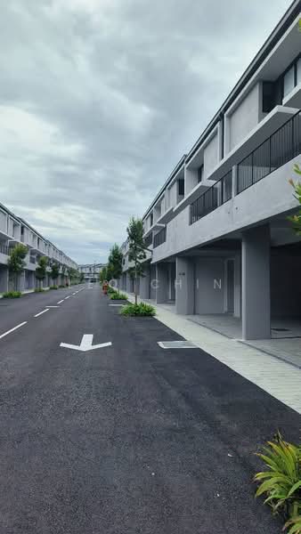 2.5-storey Terraced House for Rent in Taman Bukit Serdang (Seri Kembangan) - Leo Chin - Exterior - PropertyGuru.com.my