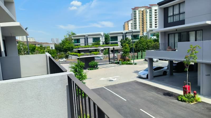 2.5-storey Terraced House for Rent in Taman Bukit Serdang (Seri Kembangan) - Leo Chin - Exterior - PropertyGuru.com.my