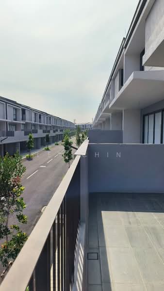 2.5-storey Terraced House for Rent in Taman Bukit Serdang (Seri Kembangan) - Leo Chin - Exterior - PropertyGuru.com.my